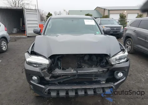 2017 Toyota Tacoma Sr5 V6 z USA, uszkodzony, nr VIN 5TFSZ5AN6HX087461